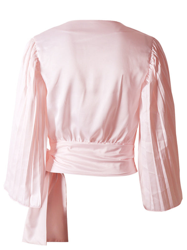 Women's long -sleeved thin V -neck flared sleeve topTHE QUEEN RUNWAY