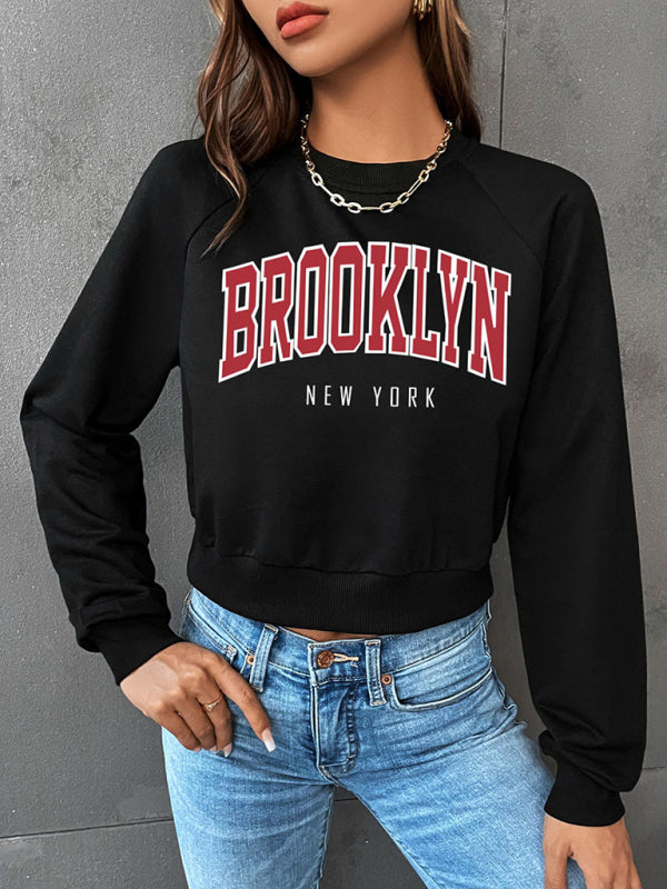 Women's Graphic Crop SweatshirtTHE QUEEN RUNWAY