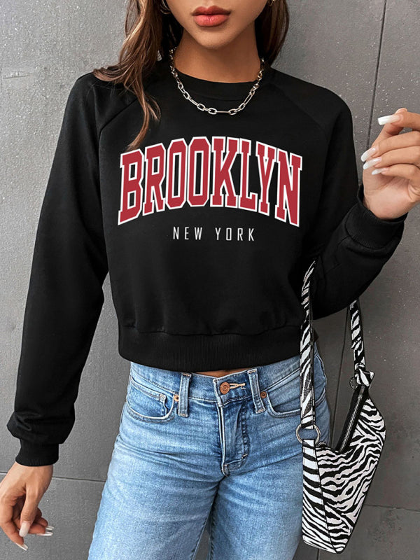 Women's Graphic Crop SweatshirtTHE QUEEN RUNWAY