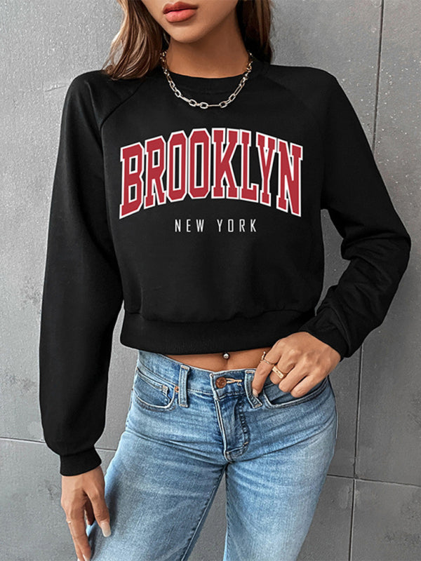 Women's Graphic Crop SweatshirtTHE QUEEN RUNWAY