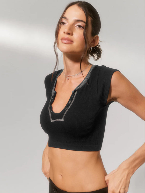 Women's V-neckline Cropped Baby Tee - THE QUEEN RUNWAY