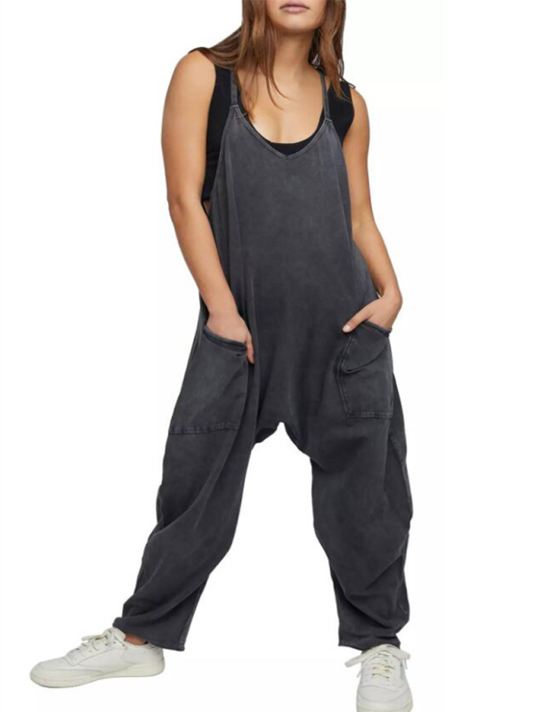 Women's casual solid color V-neck suspender pocket jumpsuitTHE QUEEN RUNWAY